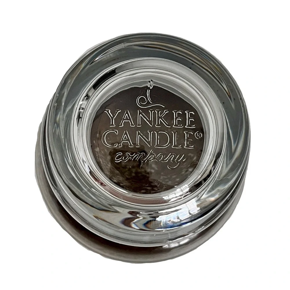 Vintage Retired Discontinued Yankee Candle ‘Cedar Leaf Spruce’ Candle, 12.3oz